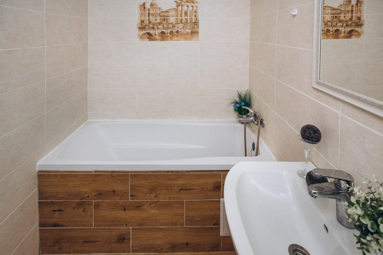 Luxe Apart-Hotel Near Lavina New Building 1 Floor Суми Екстериор снимка